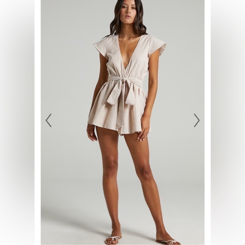 Showpo. Top It Off Pluge Tie Front V-Neck Striped Romper Size 2 - Picture 3 of 10